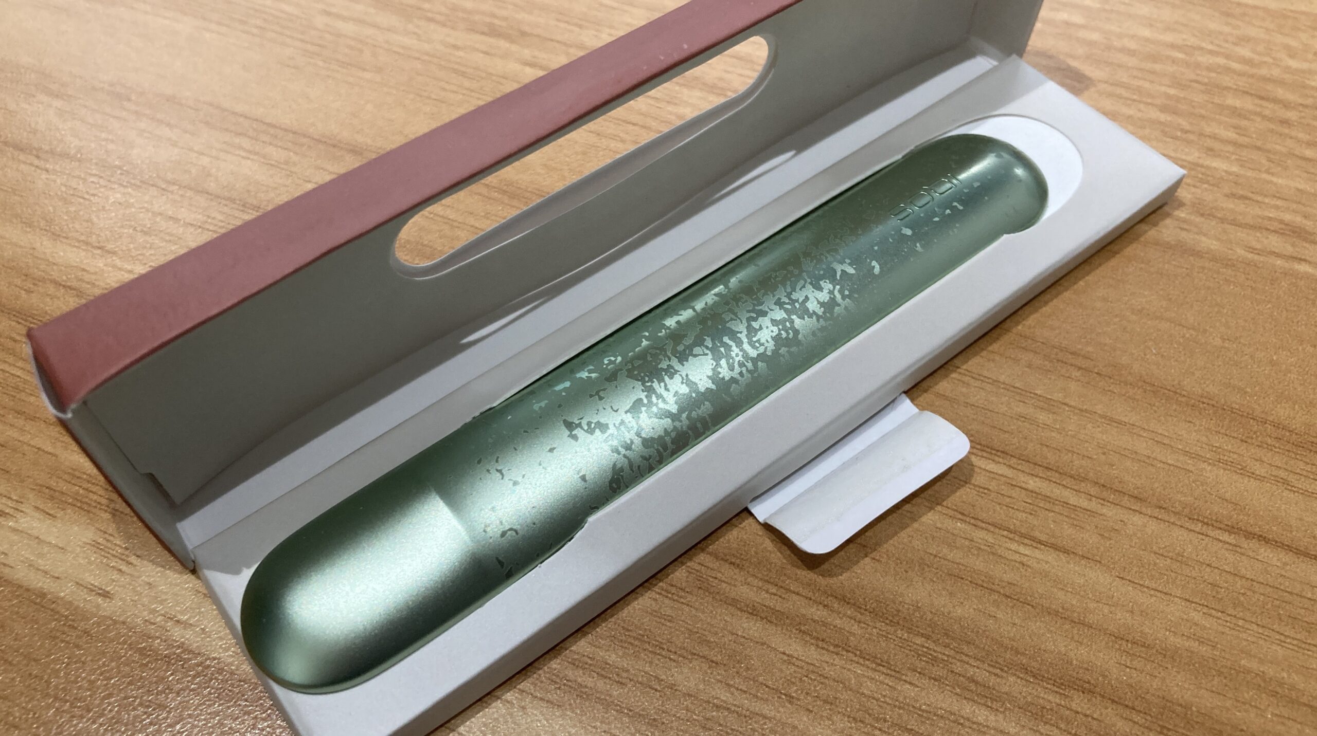 IQOS イルマ i ミネラ ドアカバーのスプリングセージ色