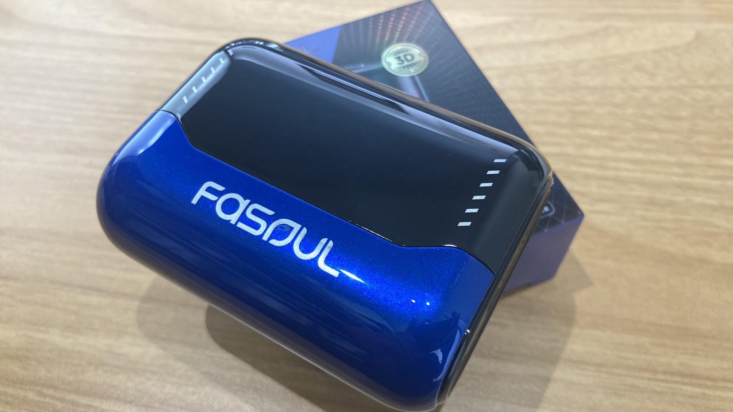 Fasoul Stellarのジュエリーブルー色
