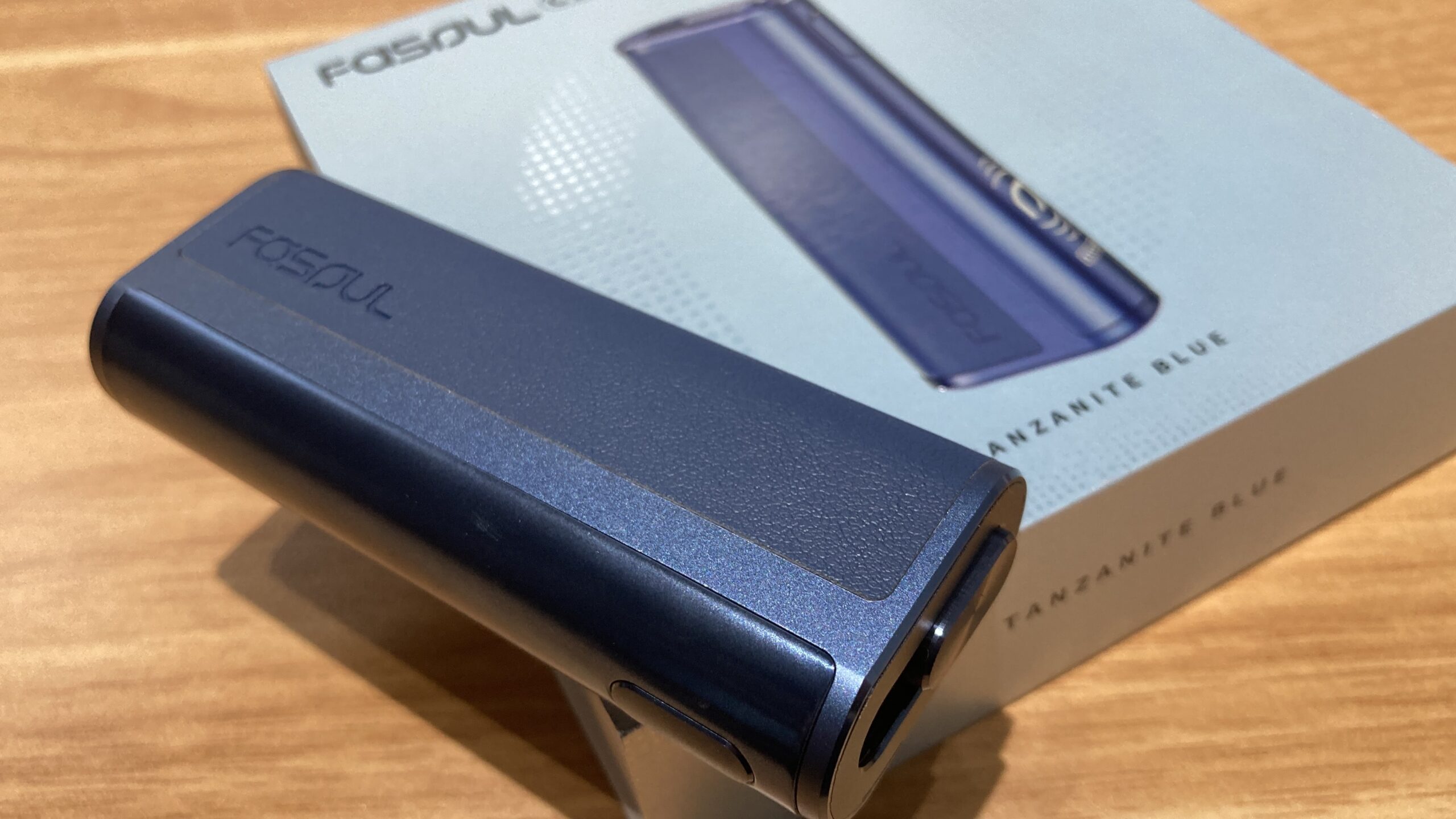 Fasoul C2のTanzanite Blue（タンザナイトブルー）色