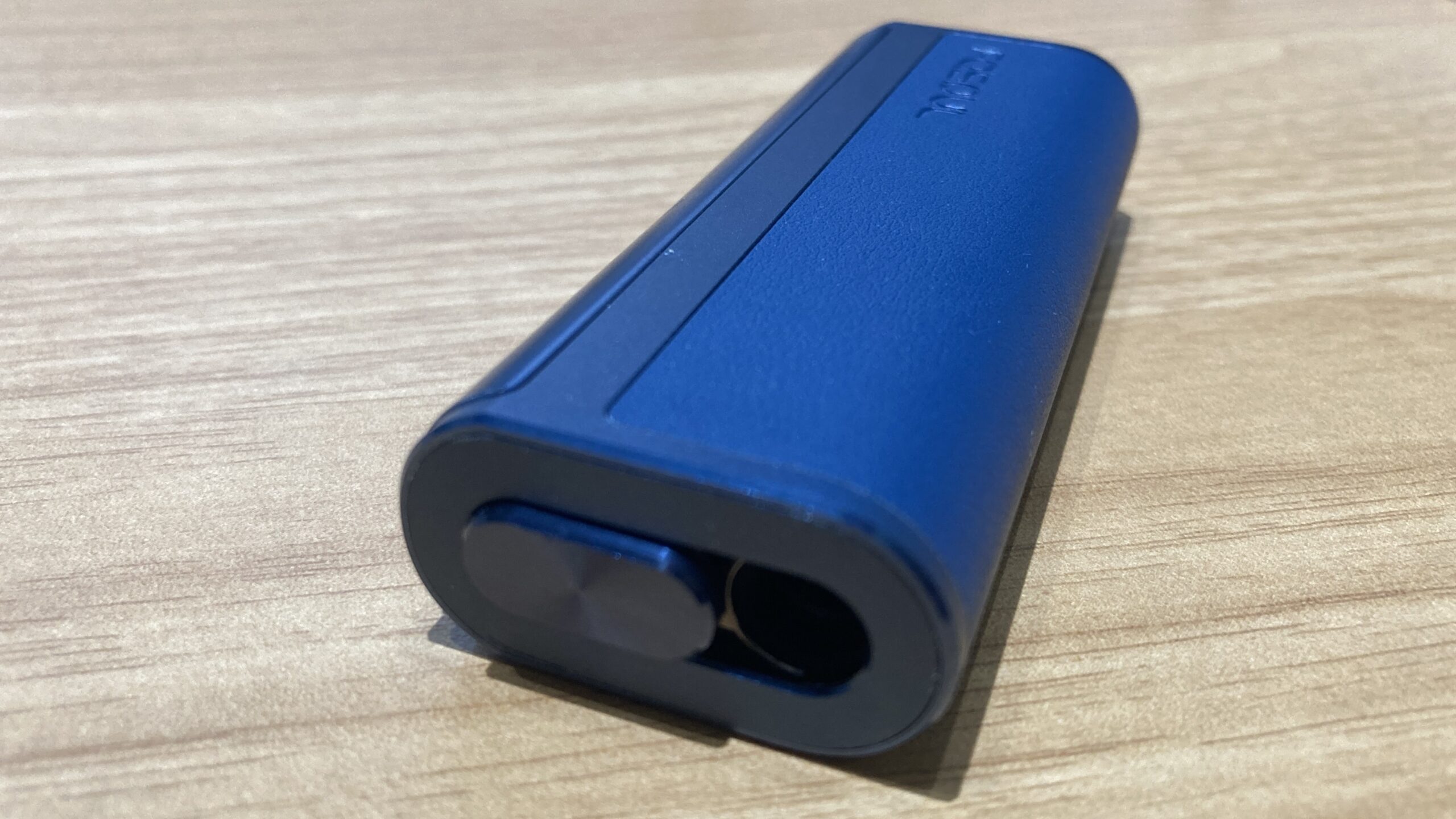 Fasoul C2のTanzanite Blue（タンザナイトブルー）色