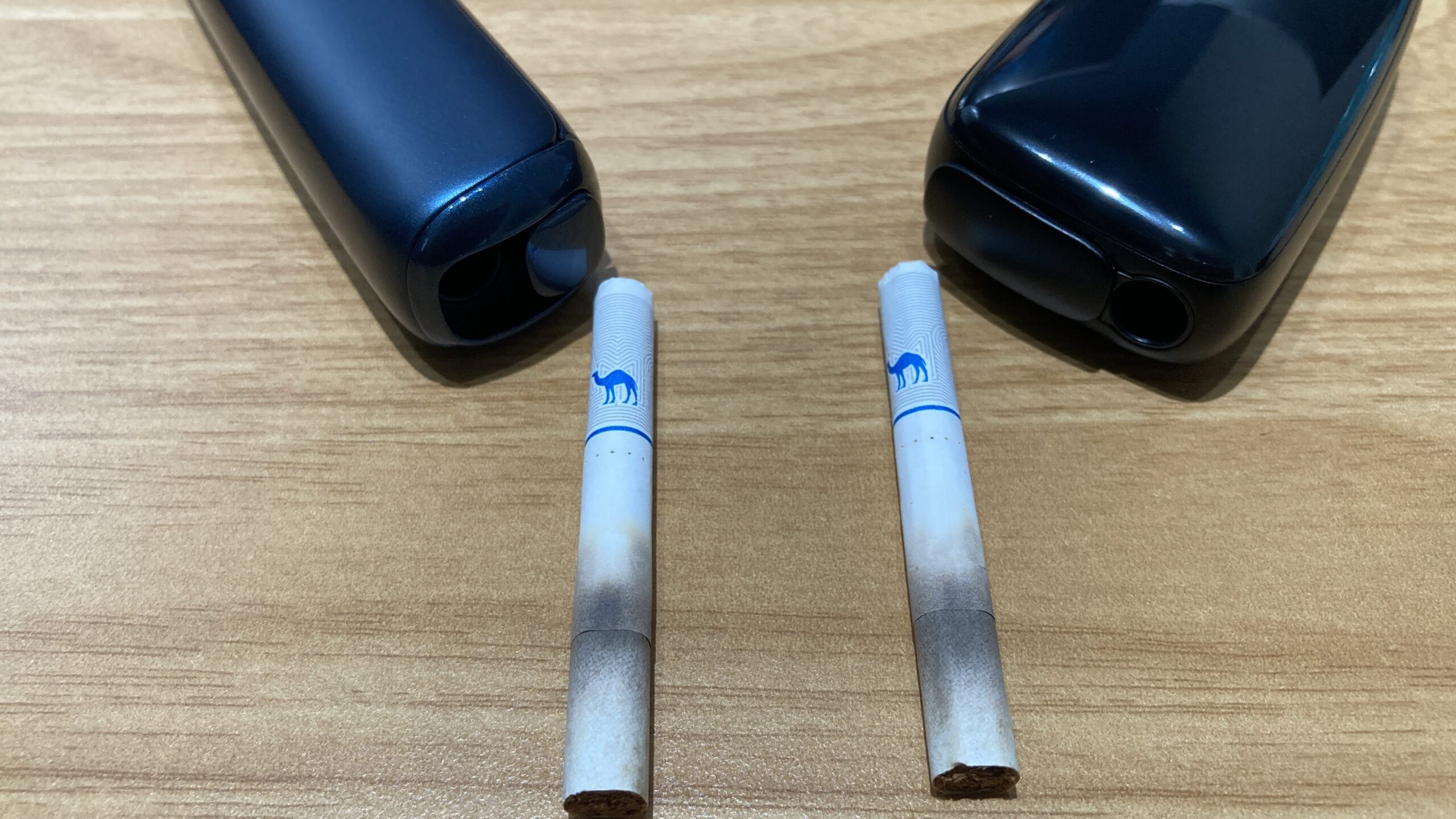 新型プルームオーラを吸った後の焦げ。プルームXアドバンスドと比較