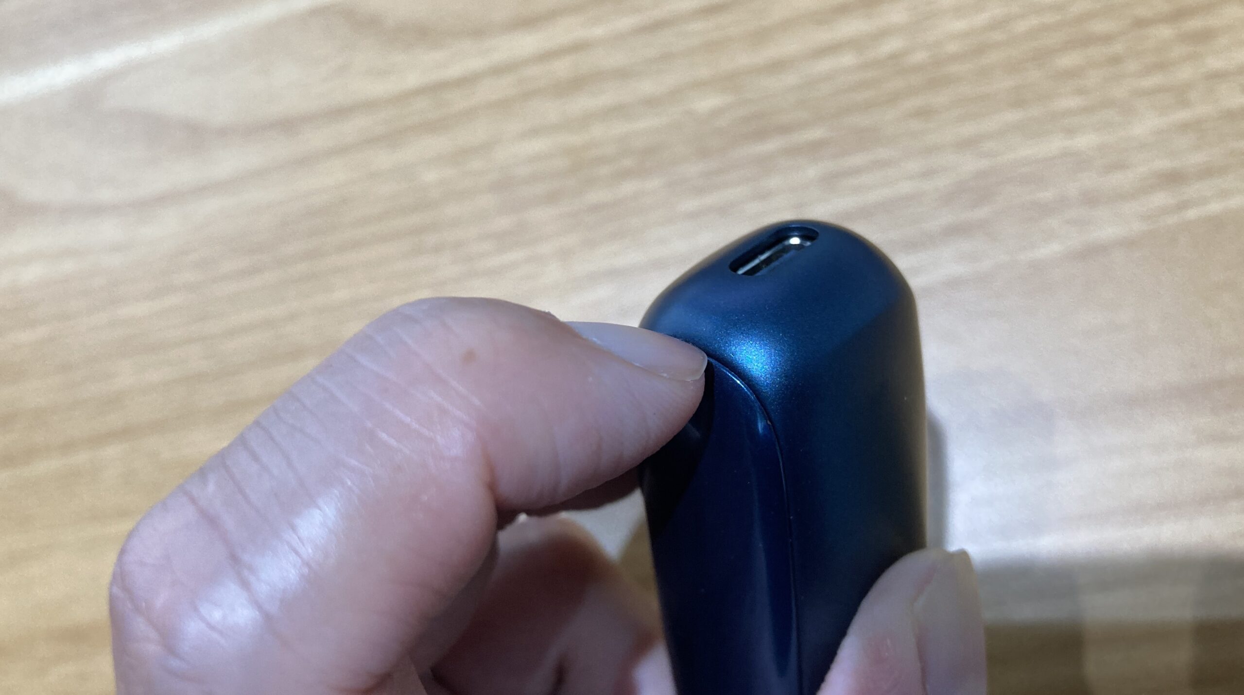 プルームオーラのフロントパネルの外し方は？