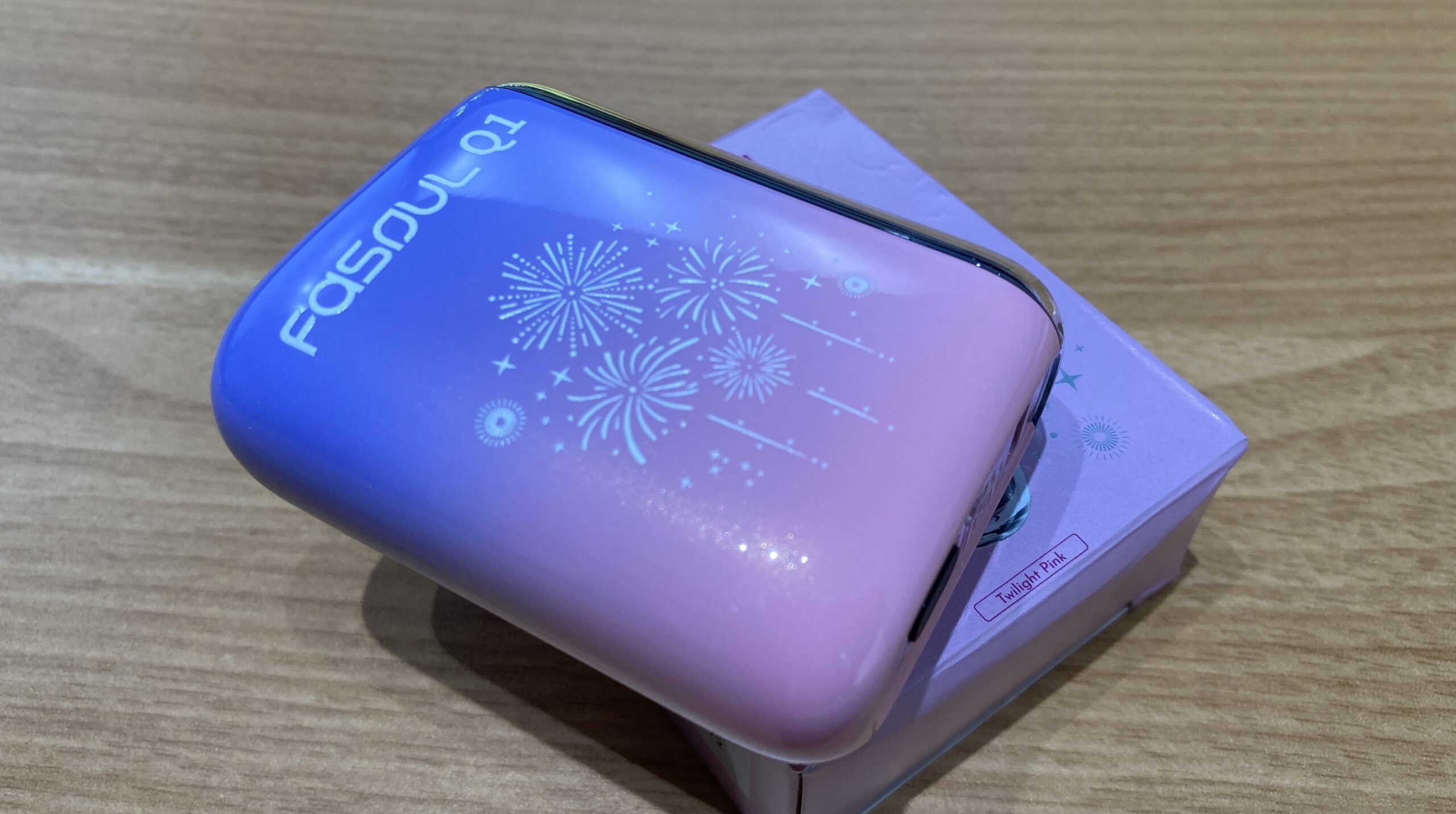 【Fasoul花火デザイン】Q1 Luma Edition【Twilight Pink（トワイライト・ピンク）】色をレビュー！