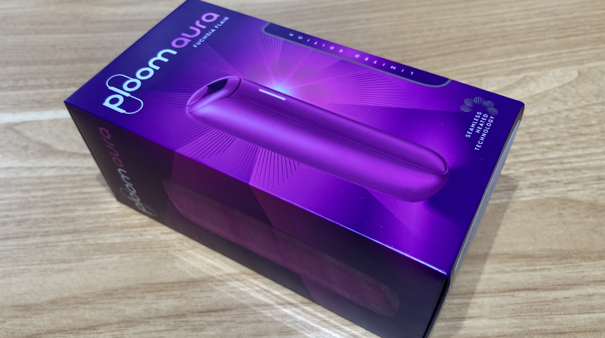 プルームオーラ限定色【フューシャフレア】の実物カラー